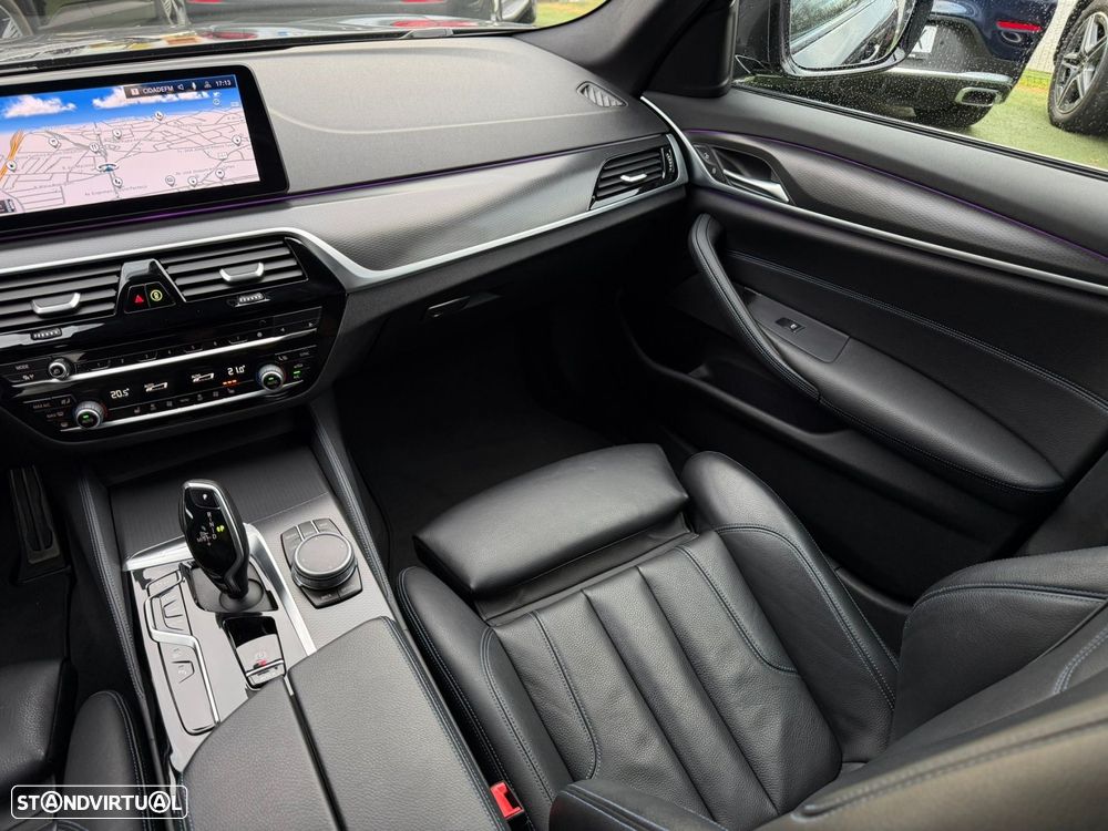 BMW 530 e Pack Desportivo M - 26