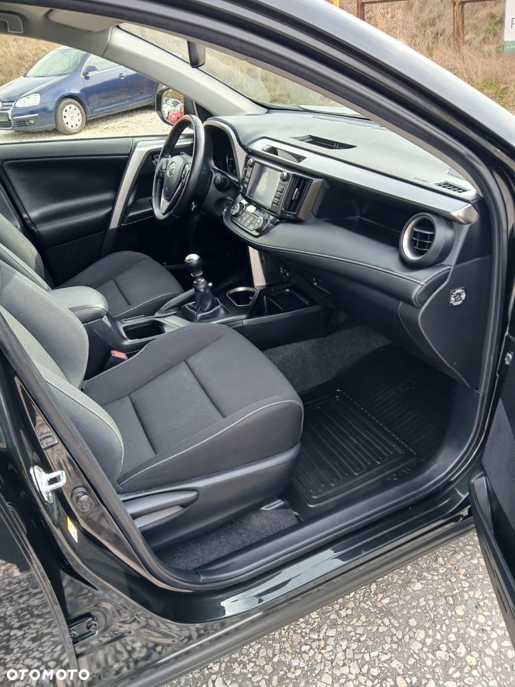 Toyota RAV4 2.0 D-4D Active 4x2 - 18