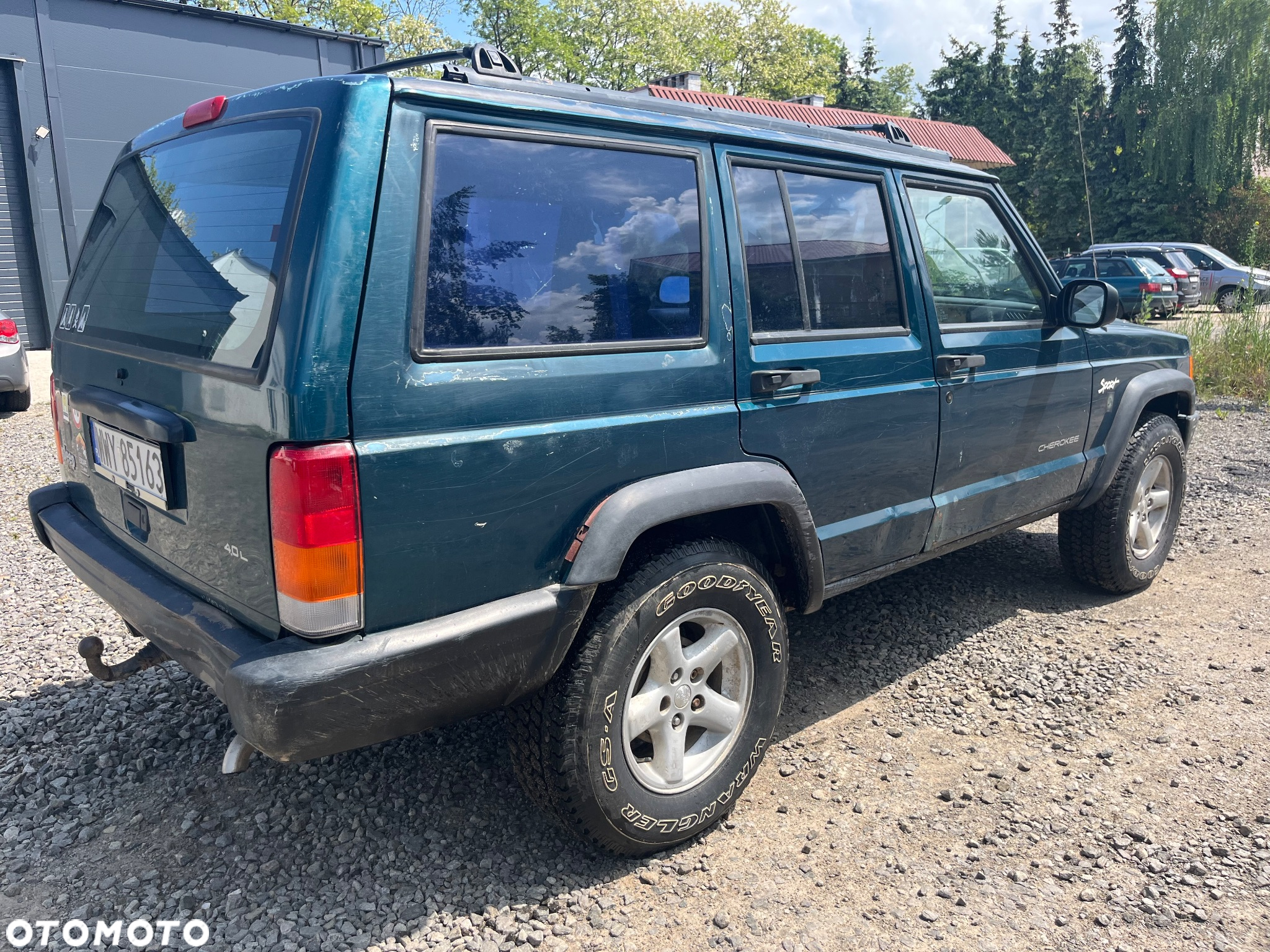 Jeep Cherokee - 8