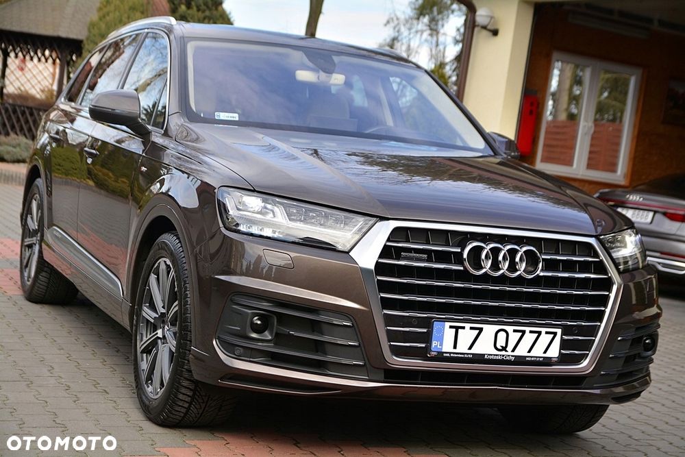 Audi Q7 - 1