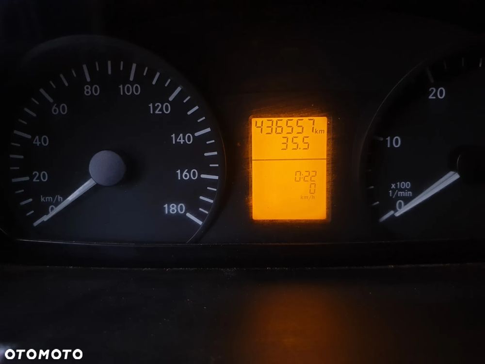 Mercedes-Benz Sprinter - 9