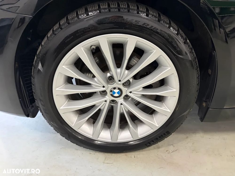 BMW Seria 5 520d xDrive AT MHEV - 9