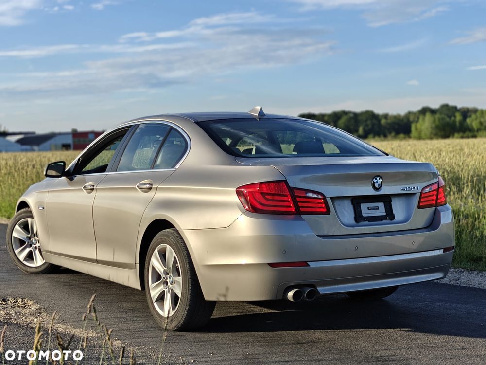 BMW Seria 5 528i Sport-Aut - 11