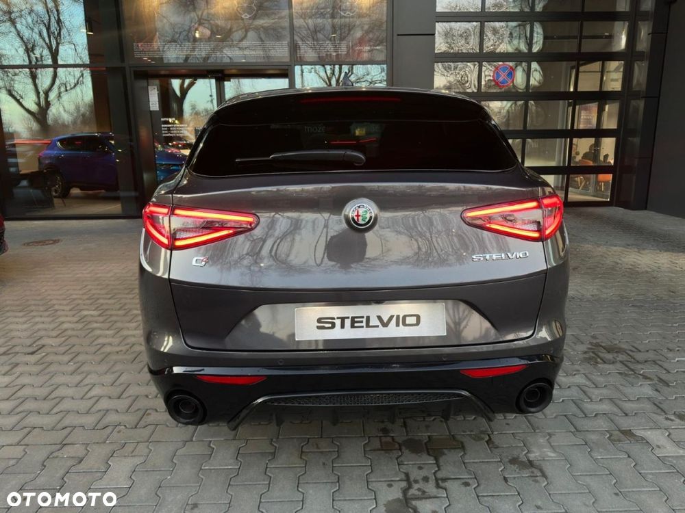 Alfa Romeo Stelvio - 7