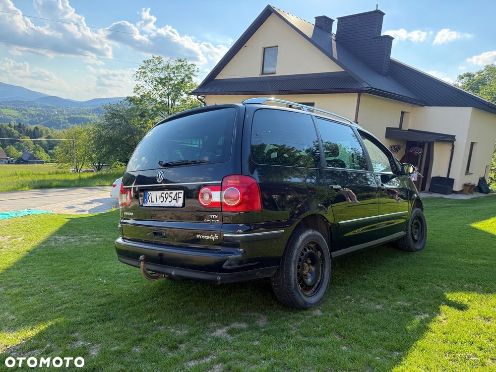 Volkswagen Sharan 1.9 TDI Highline 4Mot - 2