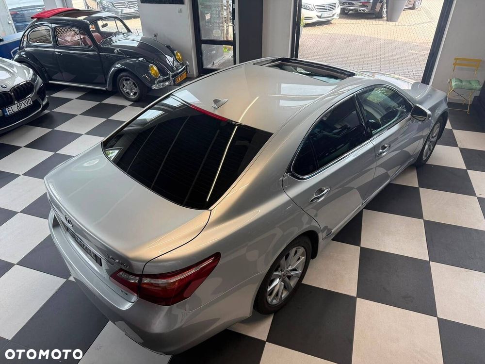 Lexus LS - 6