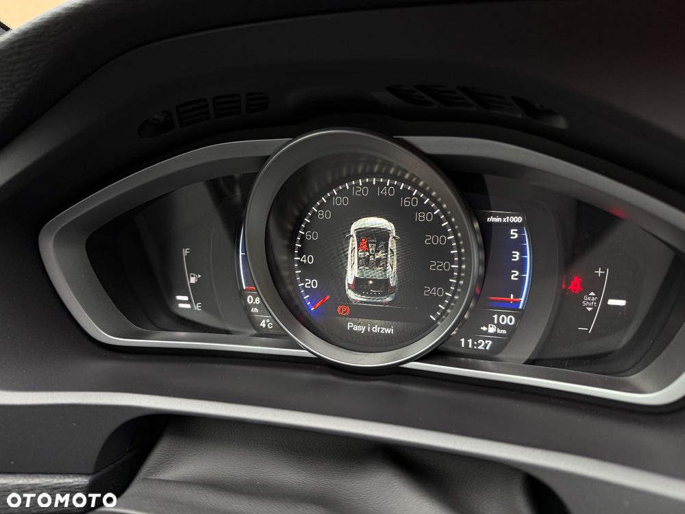 Volvo V40 D2 RDesign - 23