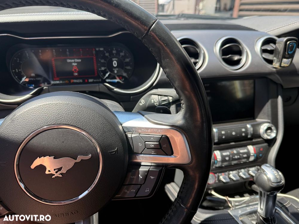 Ford Mustang - 2