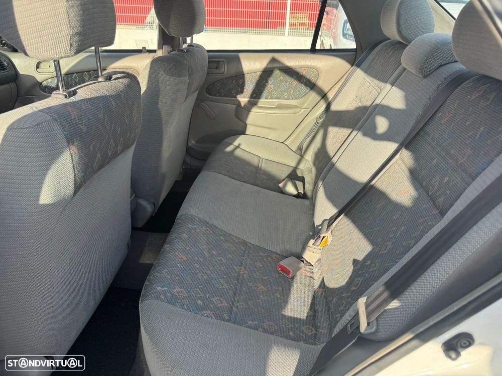 Toyota Corolla Sedan 1.3 Terra AC - 5