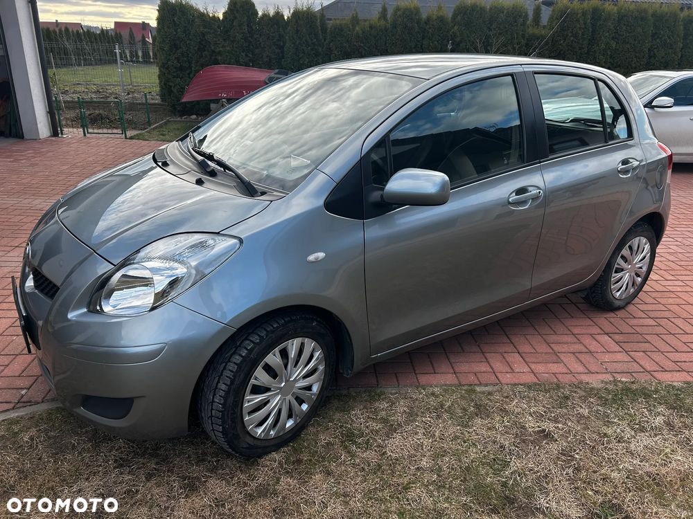 Toyota Yaris - 4