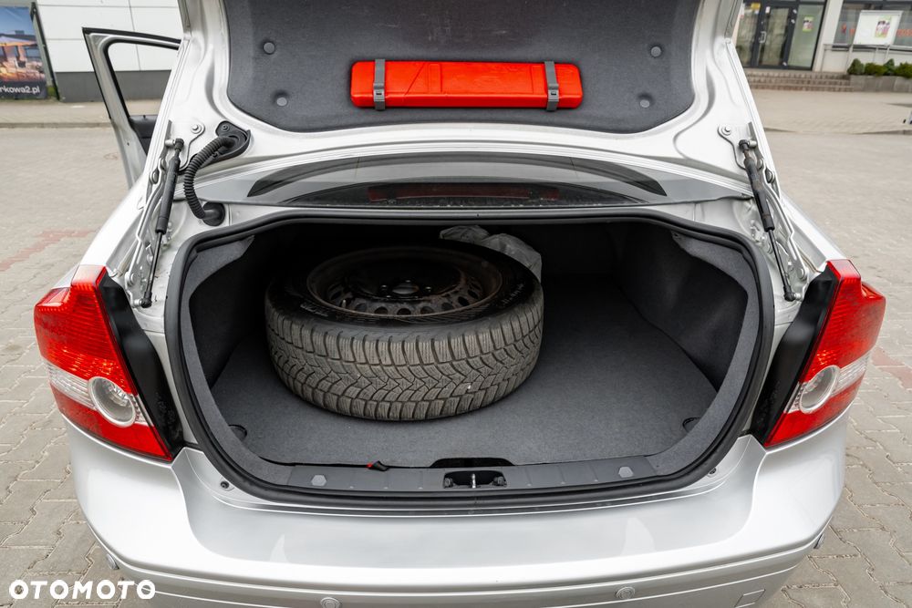 Volvo S40 T5 Momentum - 19