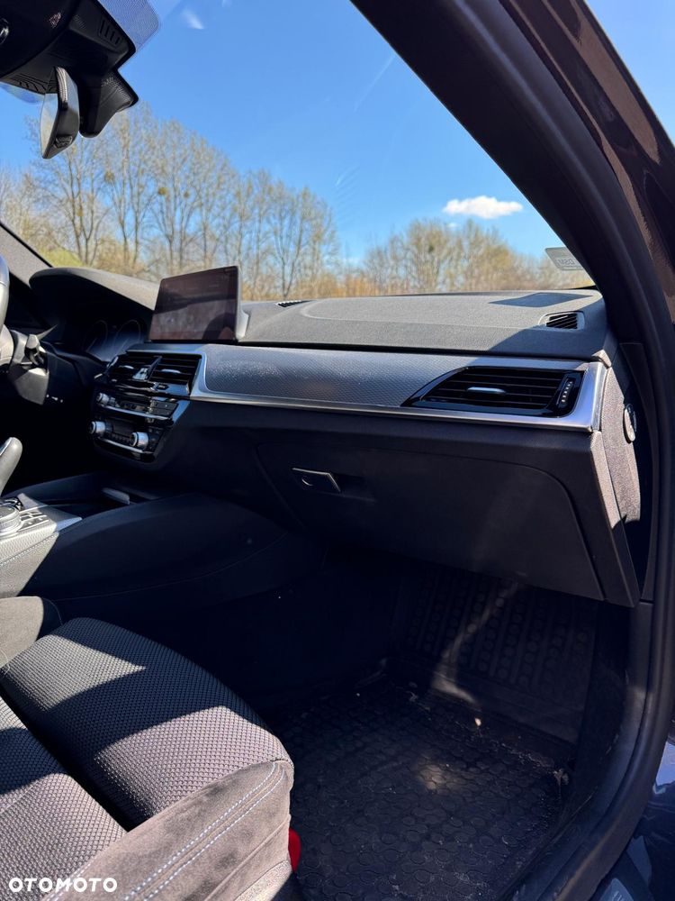 BMW Seria 5 520d xDrive - 10