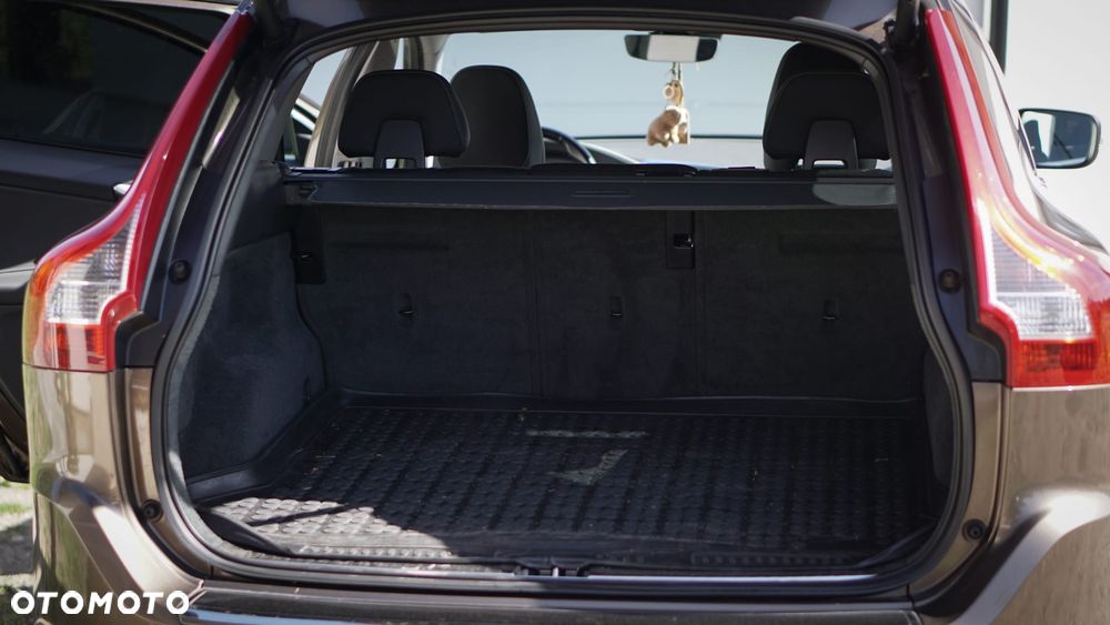 Volvo XC 60 D4 AWD Momentum - 6
