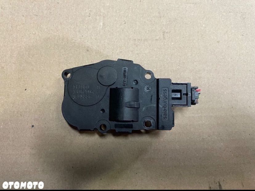 929888G silniczek nagrzewnicy bmw 1 e87 e91