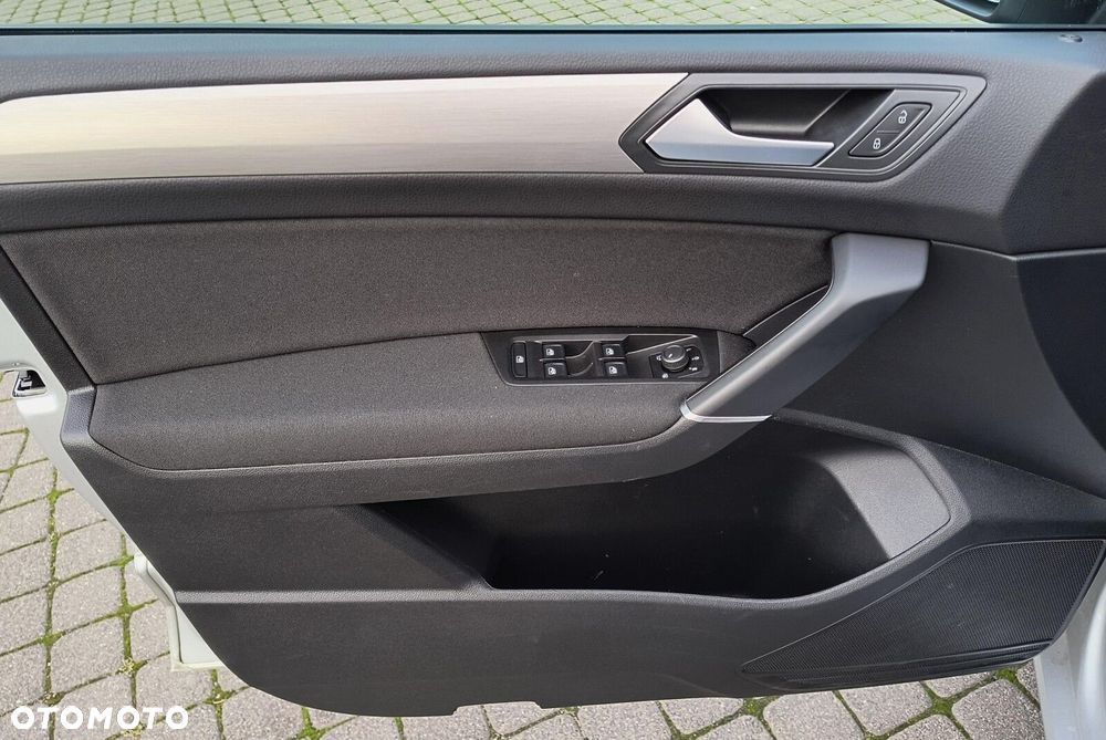 Volkswagen Touran 1.5 TSI EVO Comfortline DSG - 23