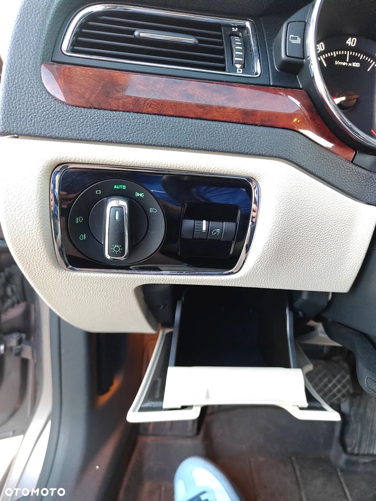 Skoda Superb 1.8 TSI Elegance DSG - 17