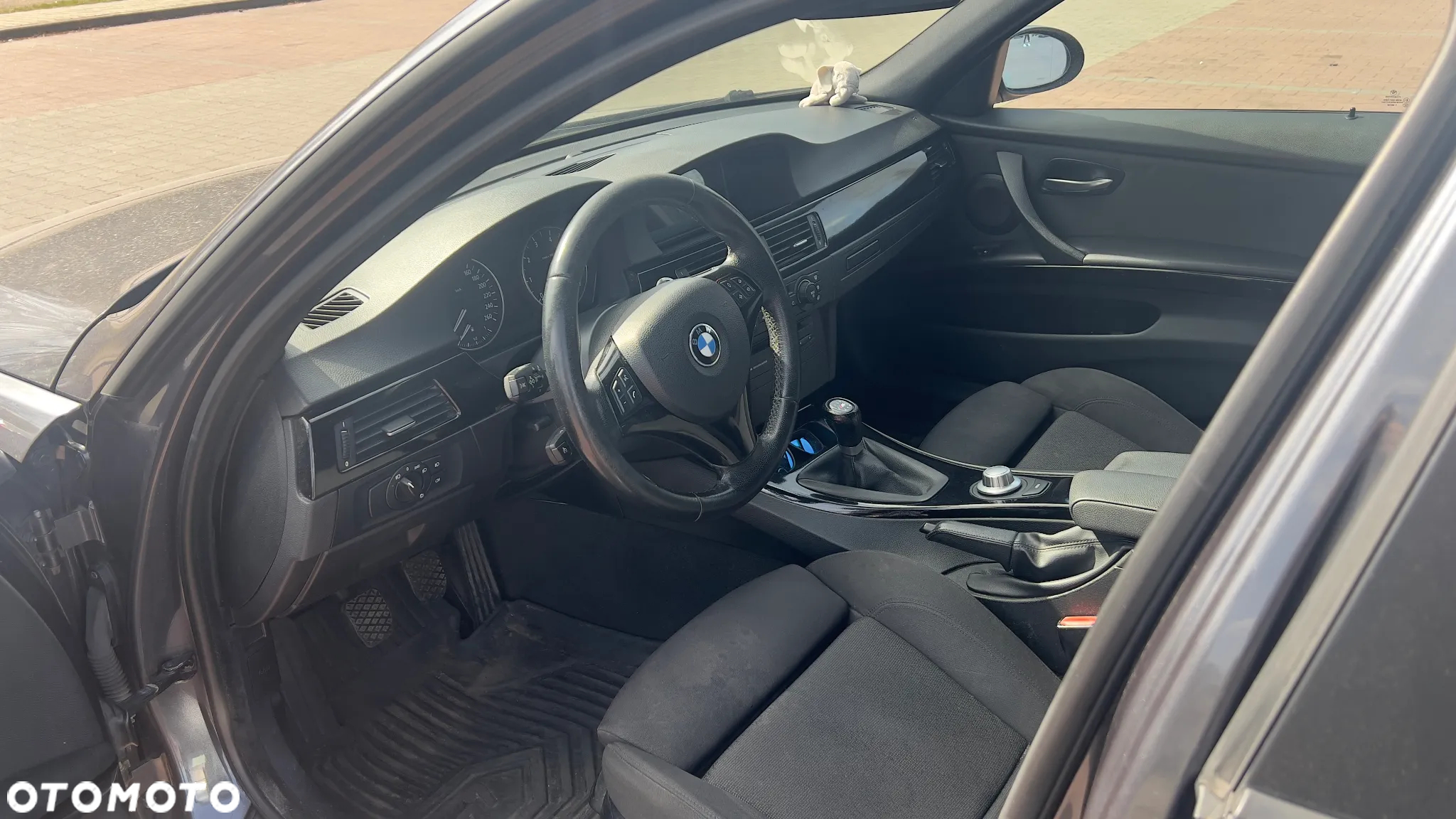 BMW Seria 3 320i - 5