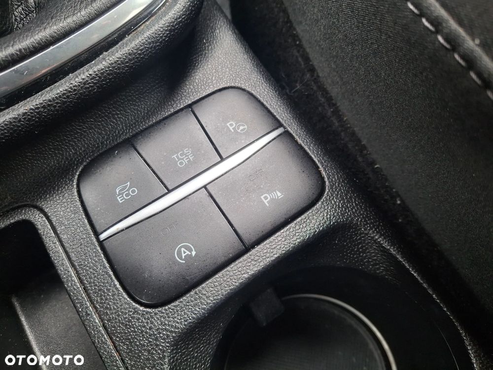 Ford Fiesta 1.0 EcoBoost S&S TITANIUM - 33