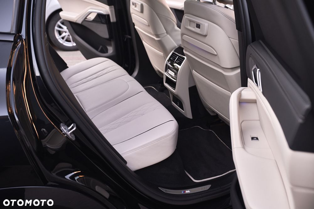BMW X6 xDrive40d mHEV - 19