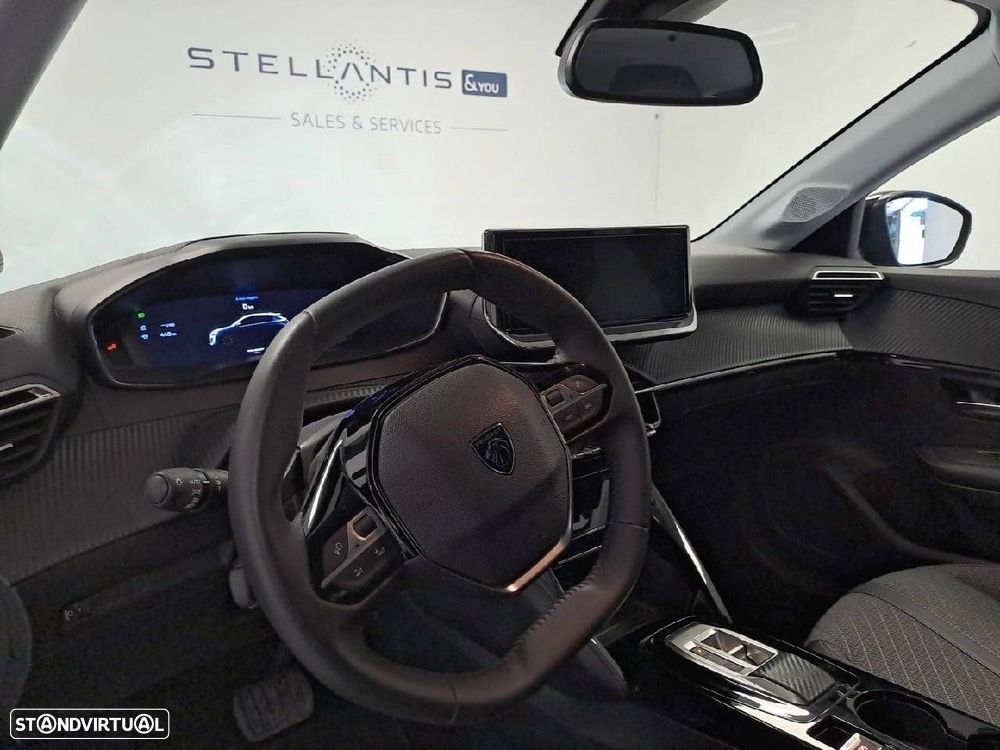 Peugeot 208 1.2 PureTech Allure EAT8 - 8