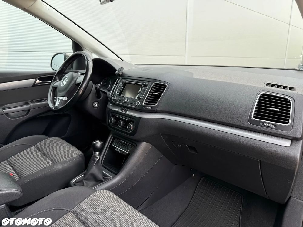 Volkswagen Sharan 2.0 TDI DPF BlueMotion Comfortline - 32