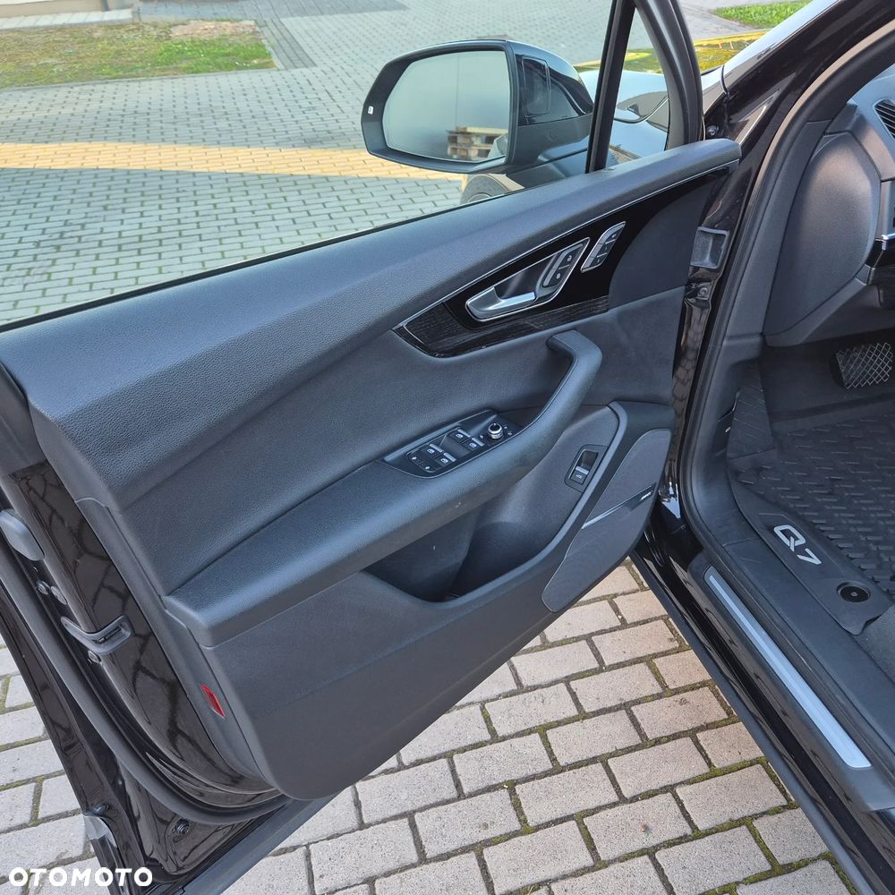 Audi Q7 3.0 TFSI Quattro Tiptronic - 16