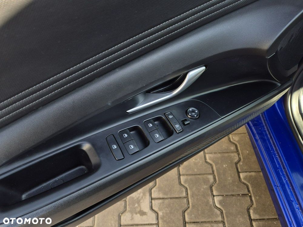 Hyundai Elantra - 13