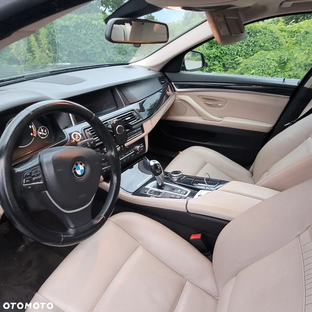 BMW Seria 5 530d xDrive Luxury Line - 2