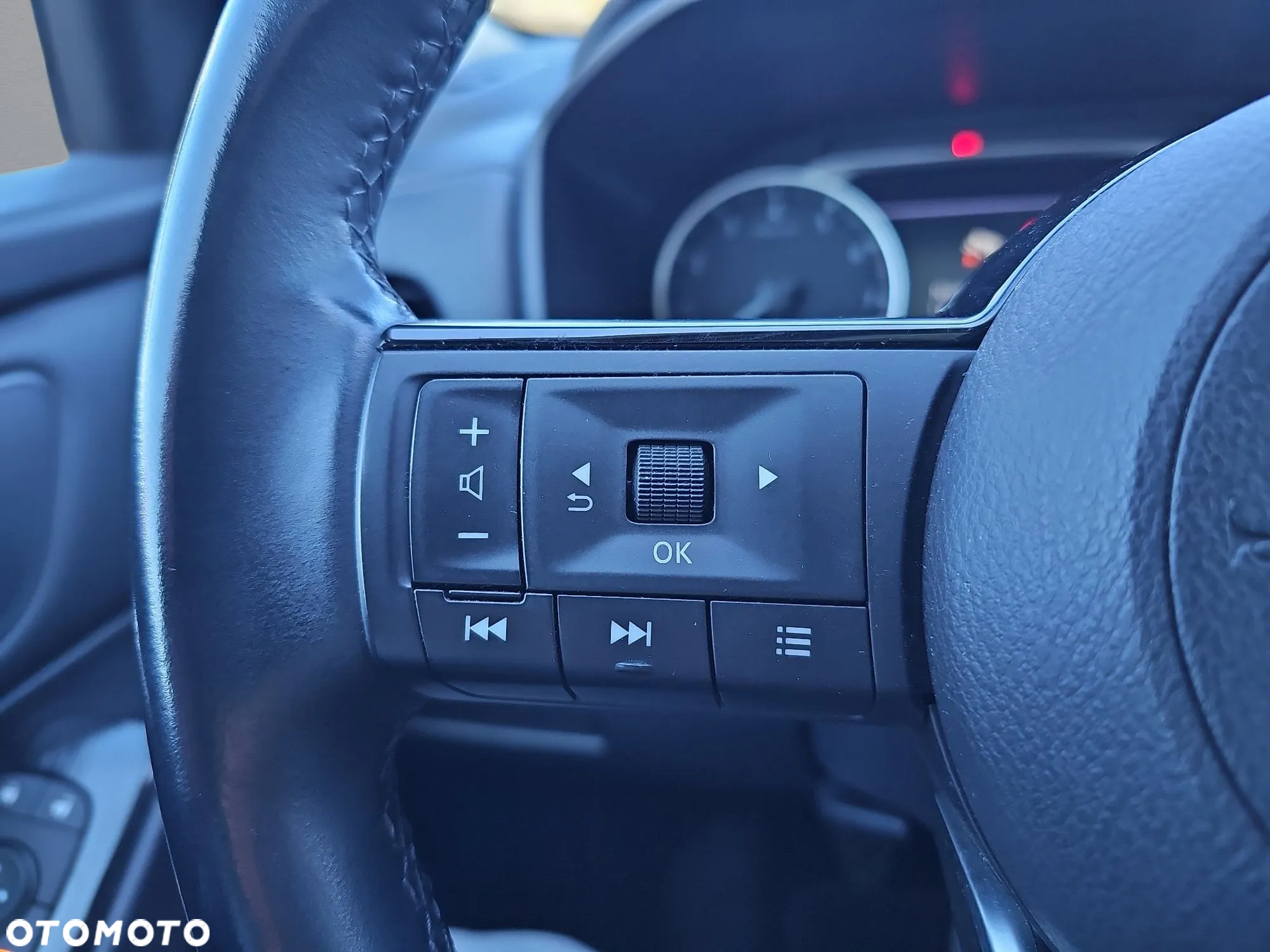 Nissan Qashqai 1.3 DIG-T mHEV N-Connecta - 38