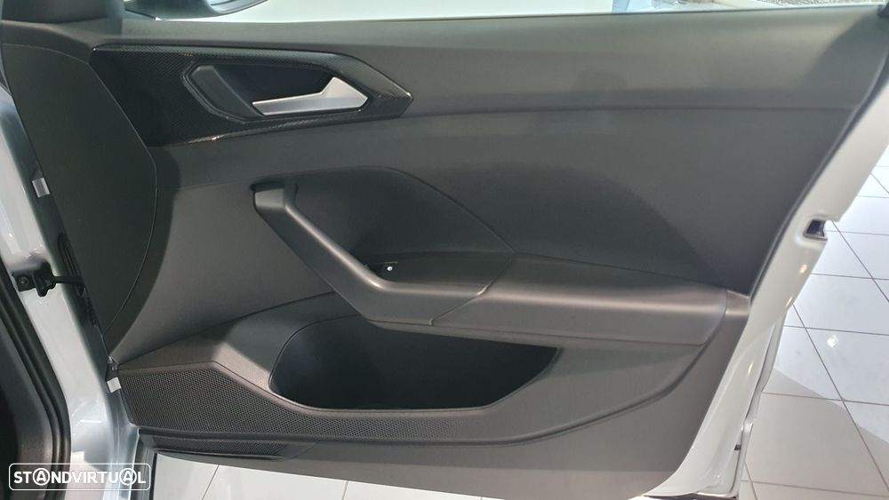 VW T-Cross 1.0 TSI Urban DSG - 24