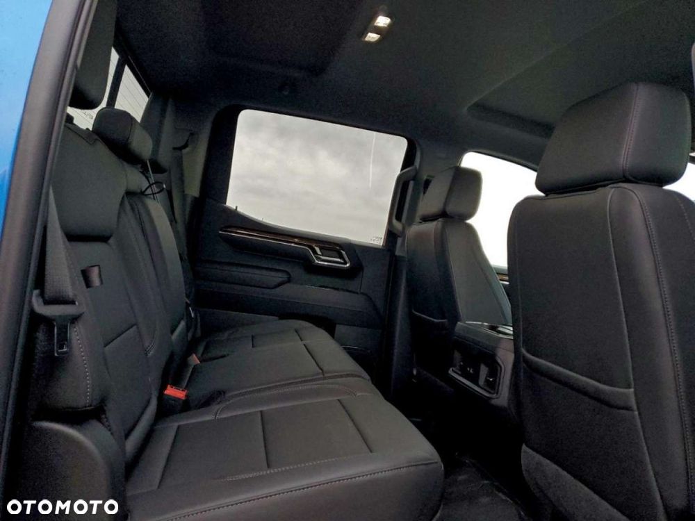 Chevrolet Silverado - 11