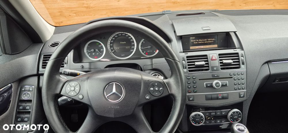 Mercedes-Benz Klasa C 220 CDI DPF BlueEFFICIENCY - 24