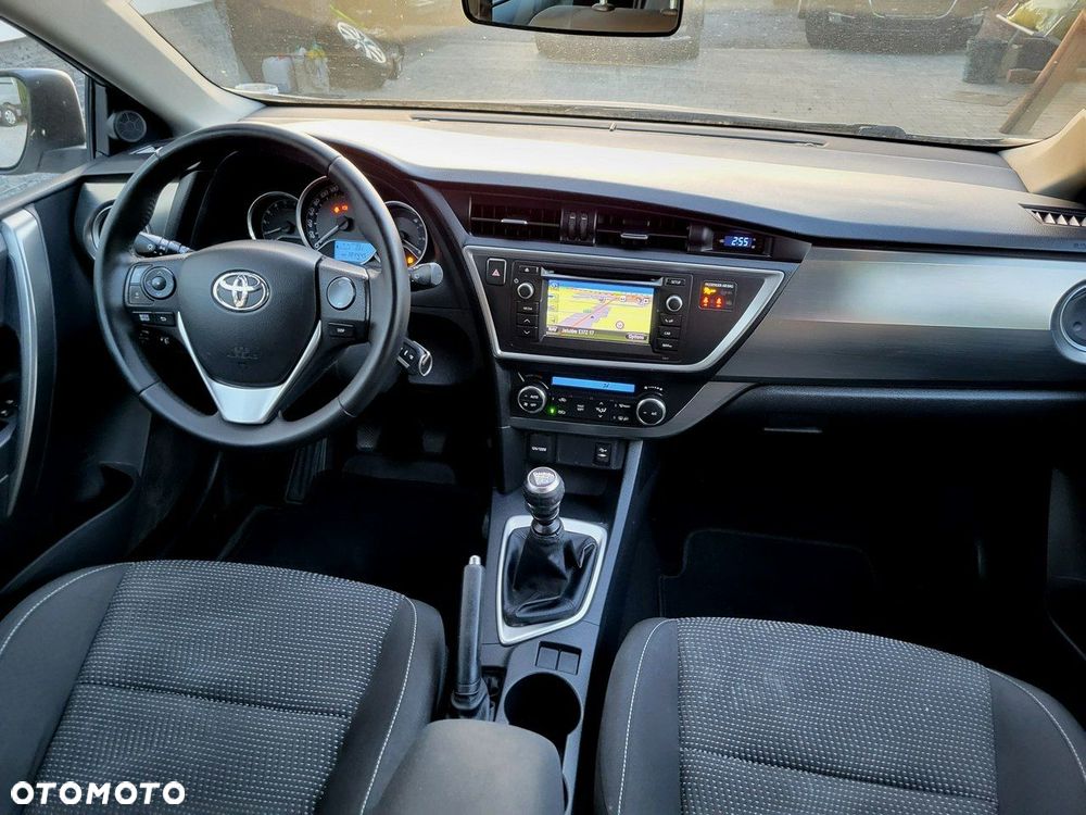 Toyota Auris - 12