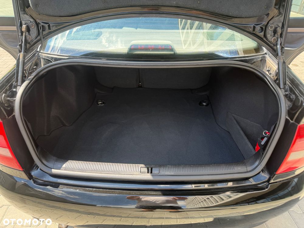 Audi A4 Limousine - 21