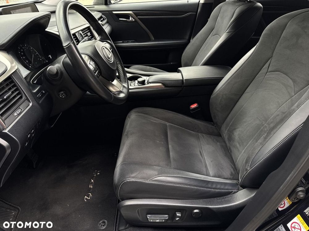 Lexus RX - 12