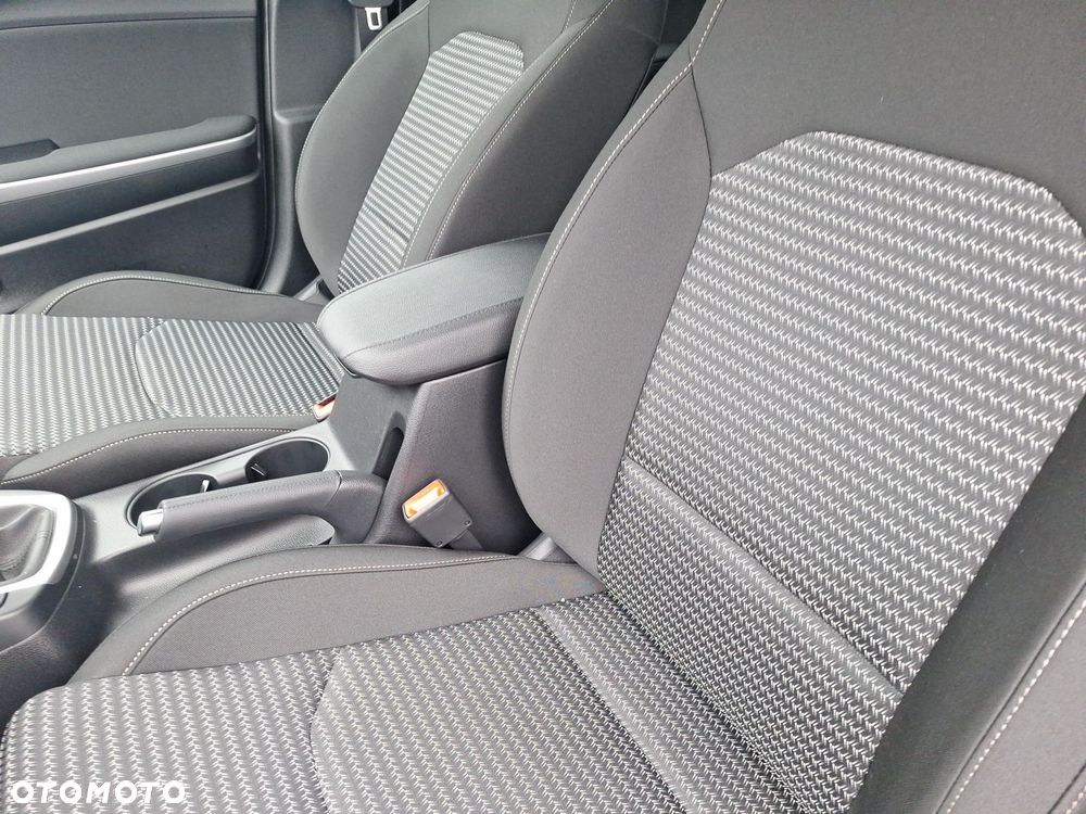 Kia Ceed 1.5 T-GDI M - 11