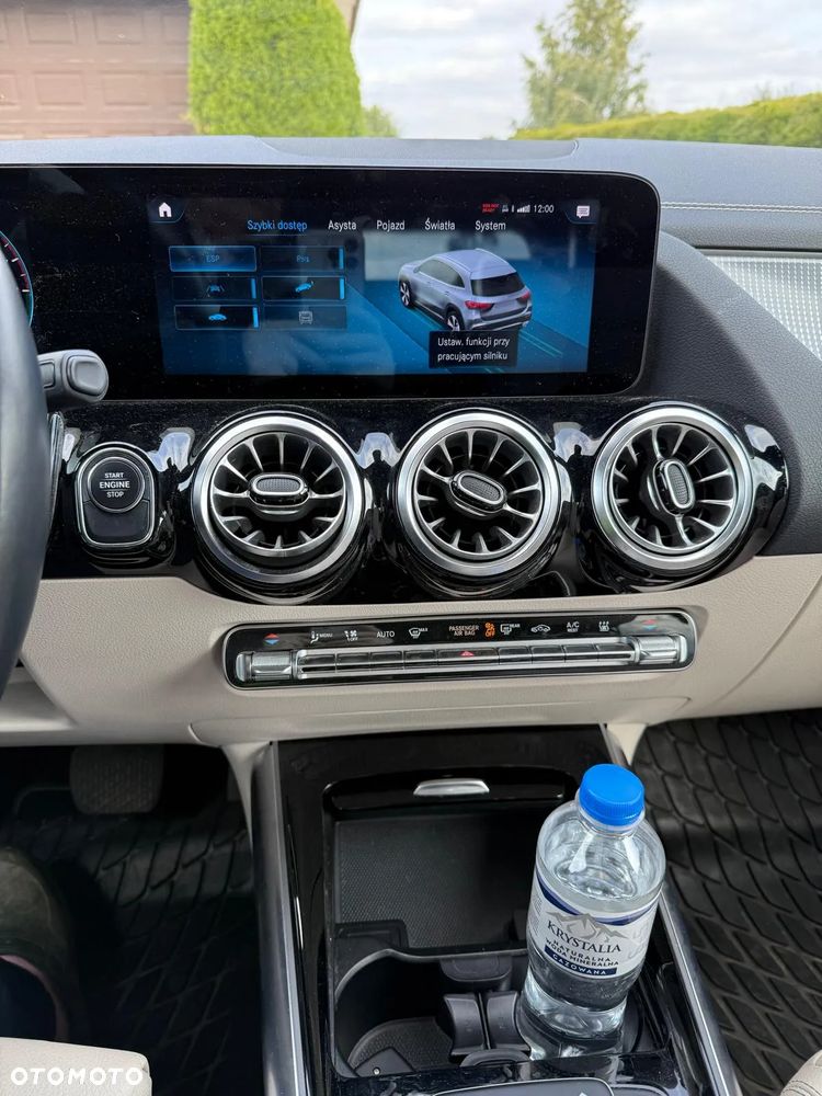 Mercedes-Benz GLA - 17
