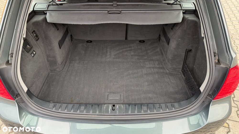 BMW Seria 3 318i - 12