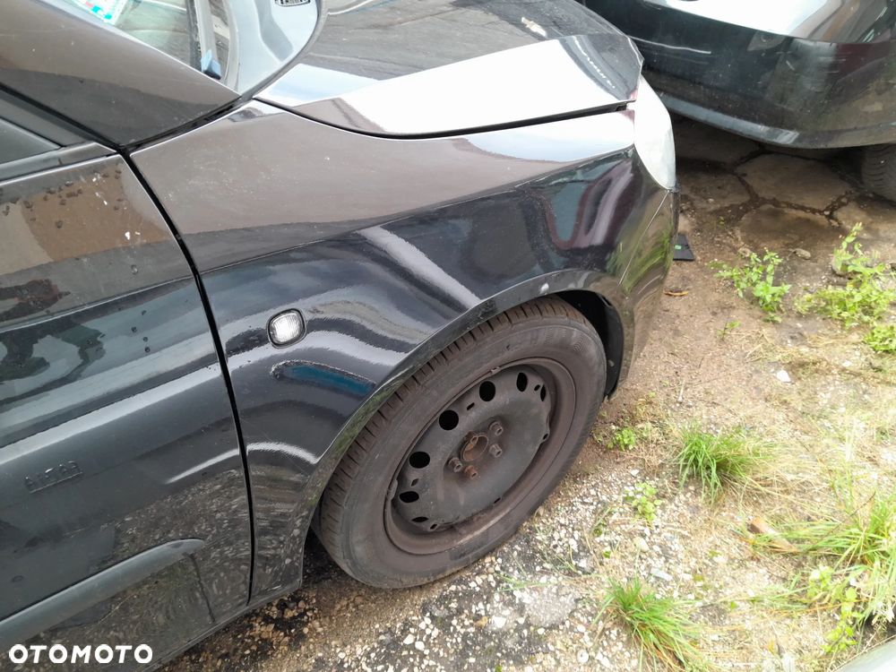 Błotnik przedni prawy SKODA Fabia II 07-10r. 9910 - 2