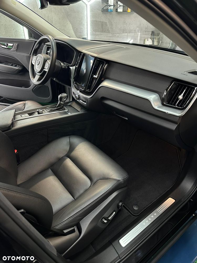Volvo XC 60 T6 AWD Geartronic Momentum - 10