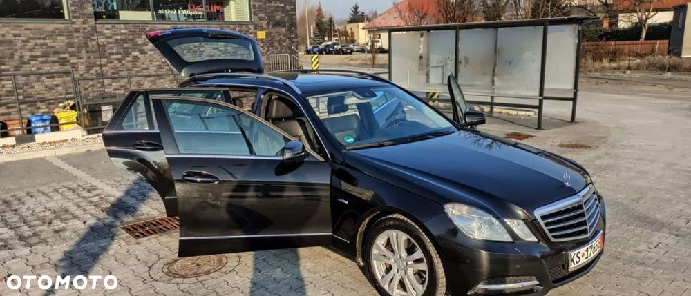 Mercedes-Benz Klasa E 250 CDI DPF BlueEFFICIENCY 7G-TRONIC Elegance - 31