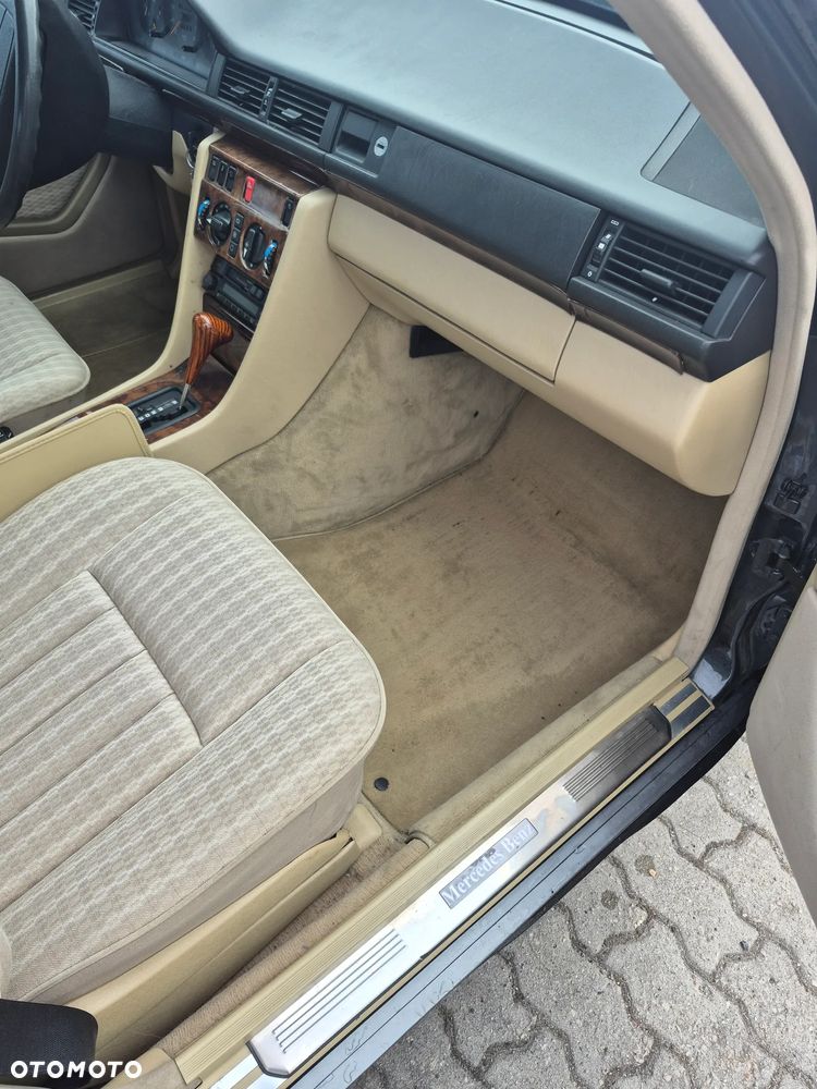 Mercedes-Benz W124 (1984-1993) - 14