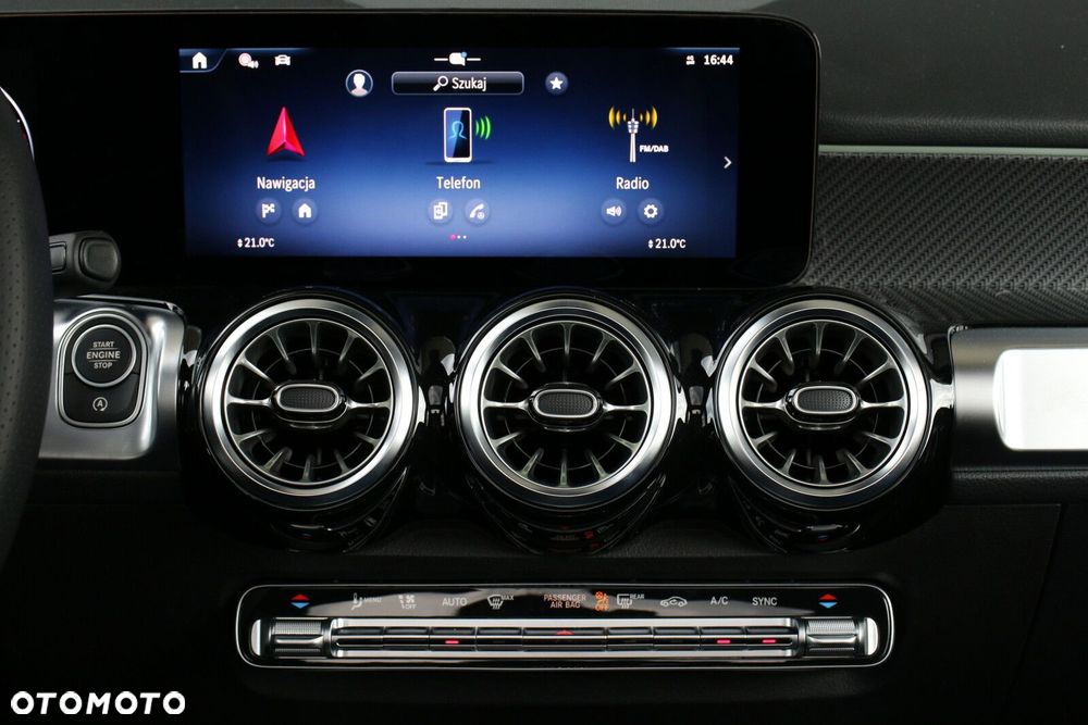 Mercedes-Benz GLB - 30