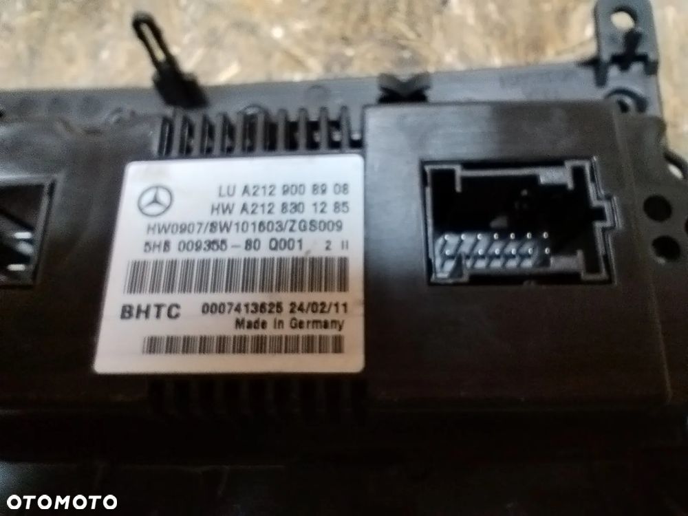 Mercedes W212 W207 radio CD oryginał A2129004910 + ekran wyświetlacz VDO A2129004900 komplet do MERCEDES w212 E-klasa 09- - 10