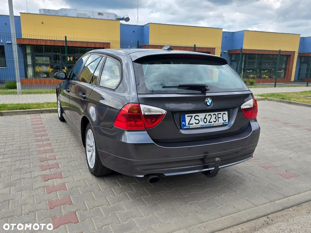 BMW Seria 3 320i - 18
