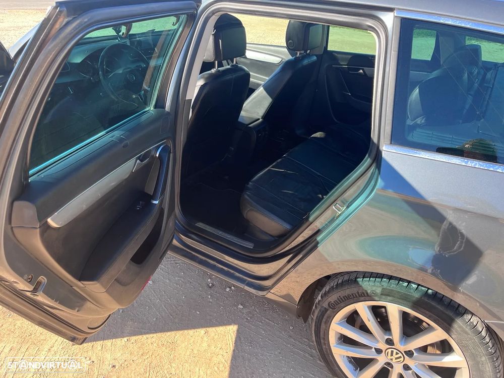 VW Passat Variant 2.0 TDI Confortline Navig - 8