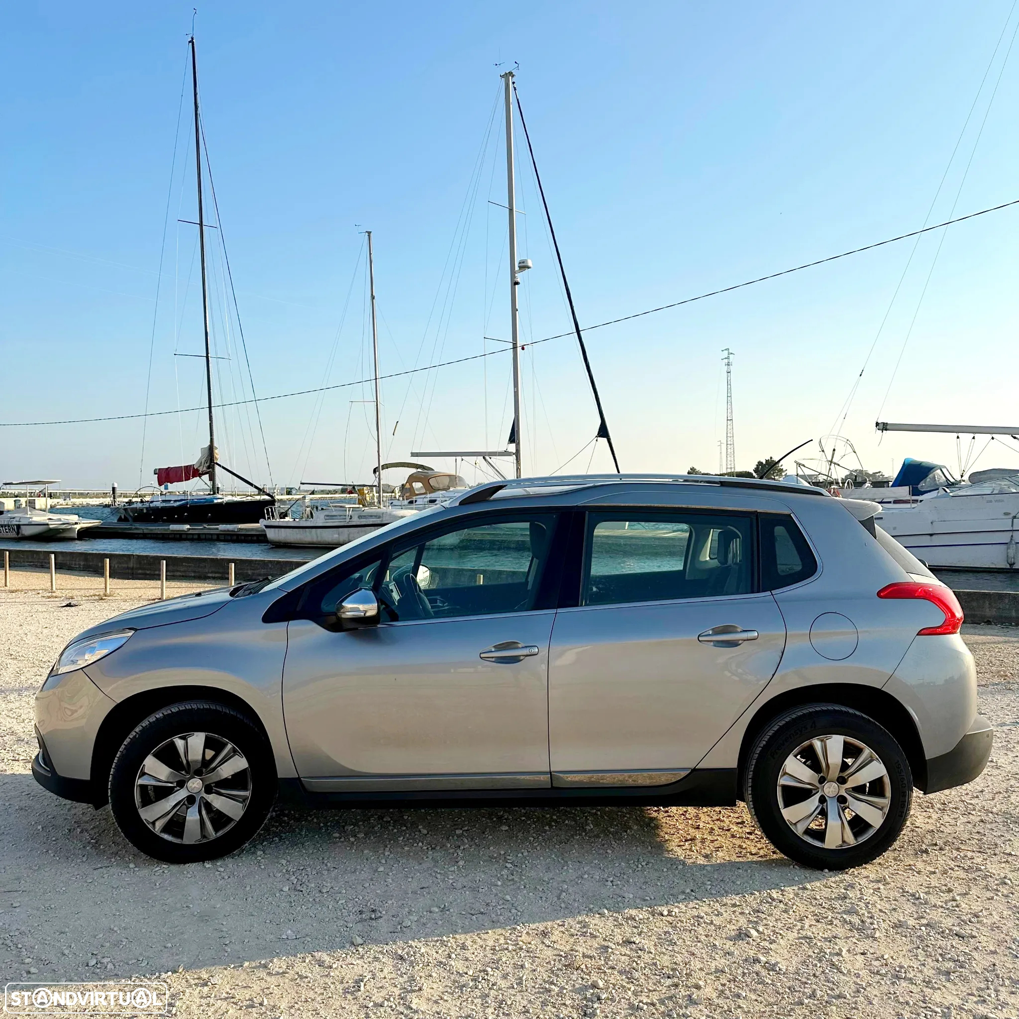 Peugeot 2008 1.2 PureTech Allure - 4
