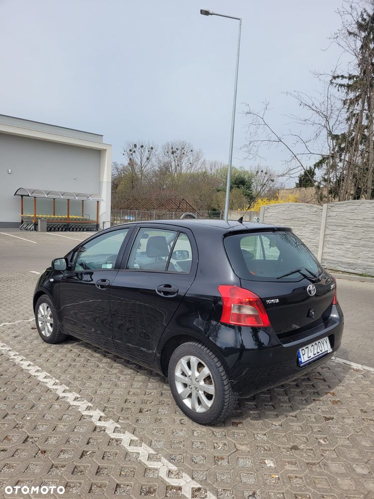 Toyota Yaris 1.3 Sol - 3