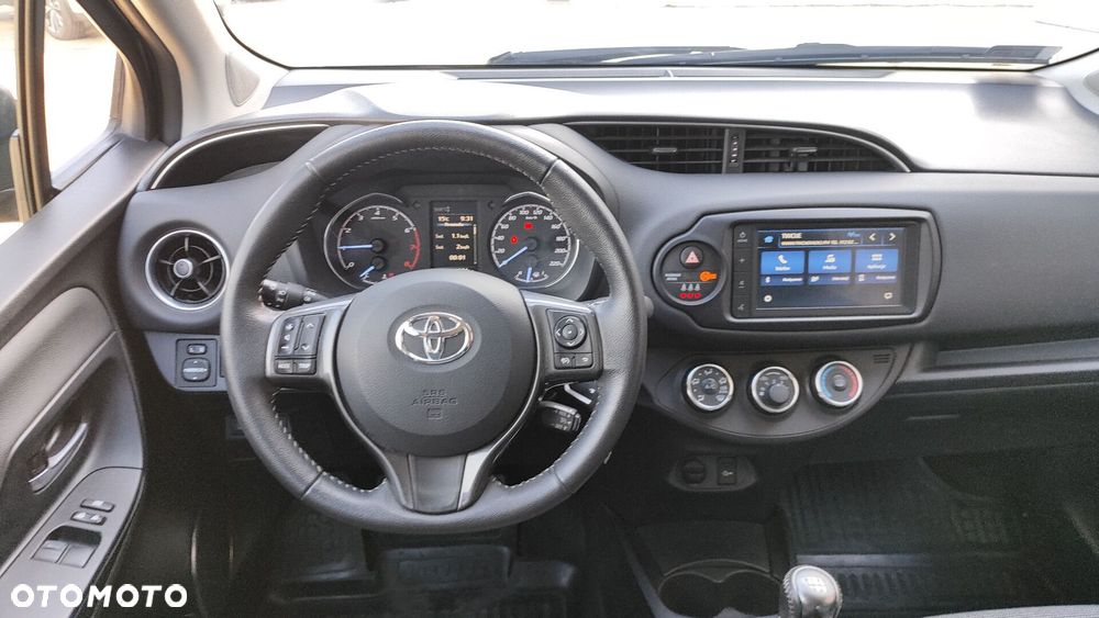 Toyota Yaris 1.5 Premium - 9