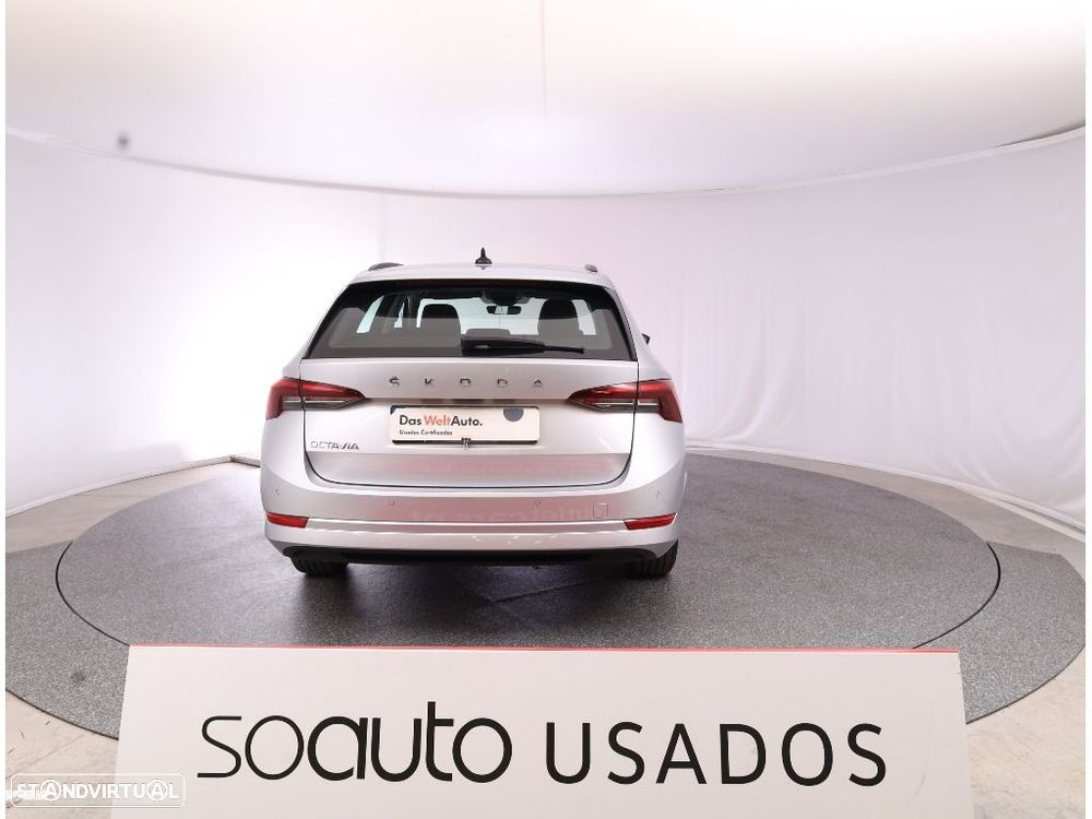 Skoda Octavia 2.0 TDI Ambition — fotografia 4